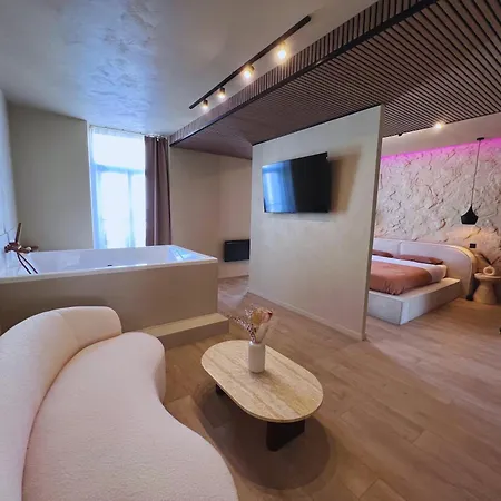 Harmony Avec Balneo Apartament Angers