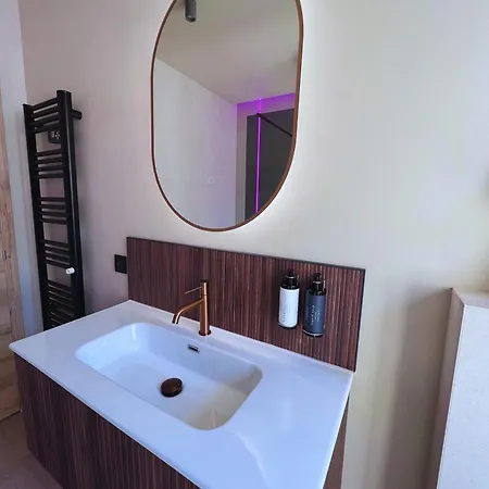 Harmony Avec Balneo * Angers